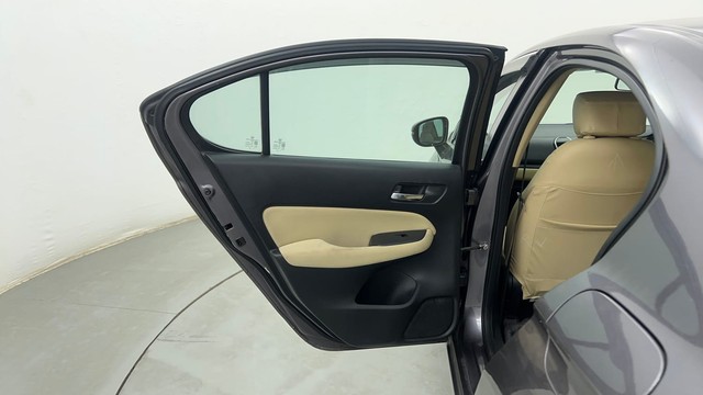 Second-hand 2021 Honda City V MT for sale in Pune-29