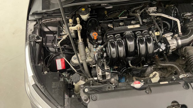 Second-hand 2021 Honda City V MT for sale in Pune-39