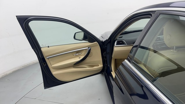 Second-hand 2016 BMW 3 Series 320i Luxury Line for sale in Gurgaon-33