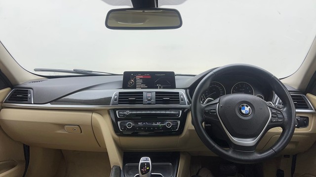 Second-hand 2016 BMW 3 Series 320i Luxury Line for sale in Gurgaon-11