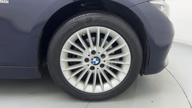 Second-hand 2016 BMW 3 Series 320i Luxury Line for sale in Gurgaon-17