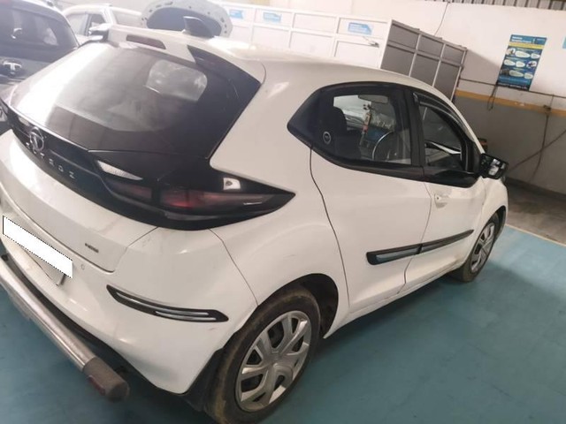 Second-hand 2023 Tata Altroz XM Plus CNG for sale in Kannauj-2