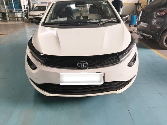Second-hand 2023 Tata Altroz XM Plus CNG for sale in Kannauj-11