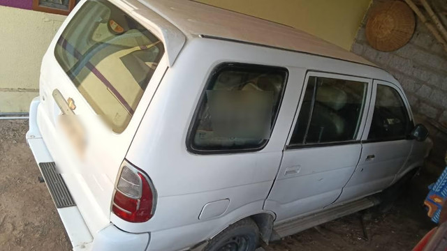 Second-hand 2010 Chevrolet Tavera 2 LS B4 7 Str BSIII for sale in Udaipur-2