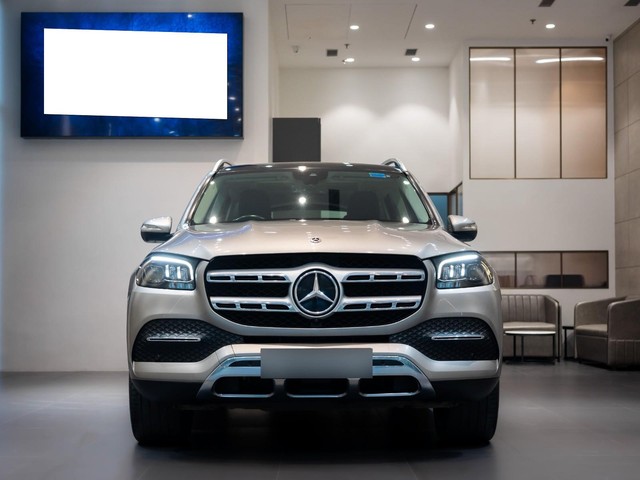 Second-hand 2023 Mercedes-Benz GLS 400d 4MATIC BSVI for sale in Kolkata-4