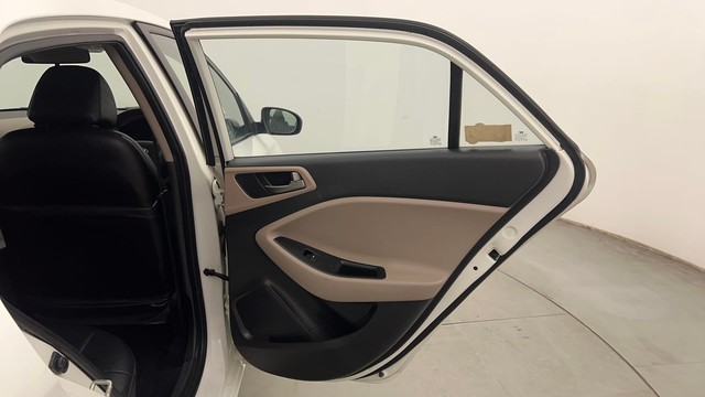 Second-hand 2017 Hyundai i20 1.2 Magna Executive for sale in Chandigarh-33