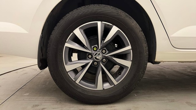 Second-hand 2022 Skoda Slavia 1.5 TSI Style DSG for sale in Chandigarh-18