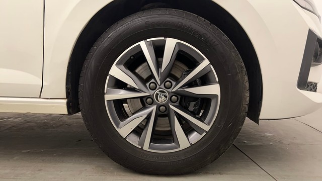 Second-hand 2022 Skoda Slavia 1.5 TSI Style DSG for sale in Chandigarh-17