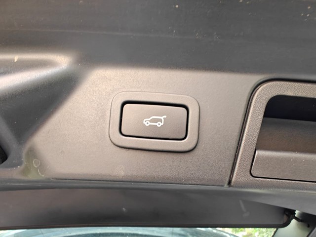 Second-hand 2021 Land Rover Range Rover Velar R-Dynamic S Diesel MY21 for sale in Mumbai-15