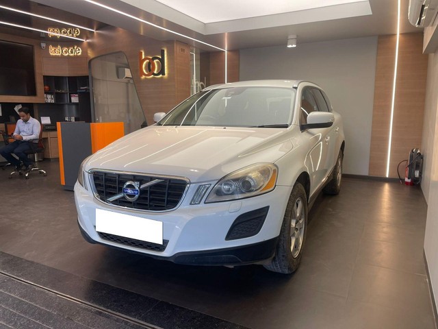Second-hand 2014 Volvo XC60 D4 SUMMUM for sale in Mumbai-2