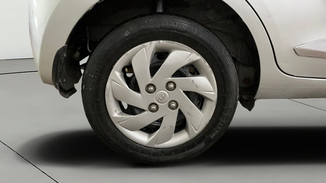 Second-hand 2018 Hyundai Santro Sportz AMT BSIV for sale in New Delhi-24