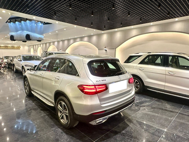 Second-hand 2018 Mercedes-Benz GLC 300 4MATIC Sport for sale in New Delhi-13