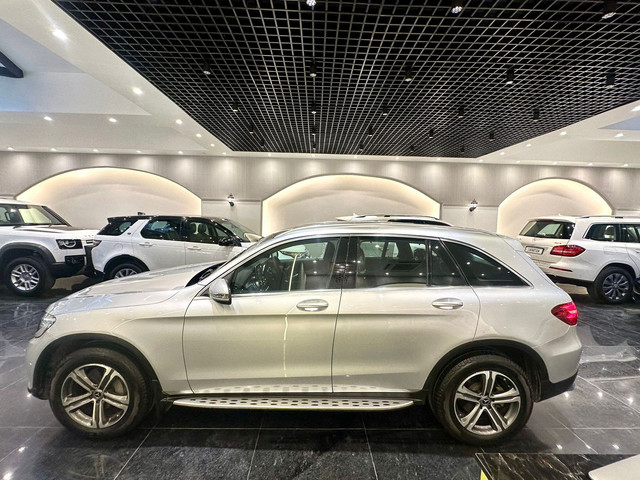 Second-hand 2018 Mercedes-Benz GLC 300 4MATIC Sport for sale in New Delhi-3