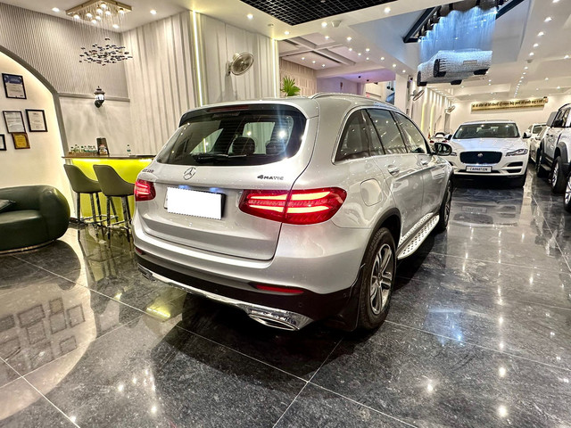 Second-hand 2018 Mercedes-Benz GLC 300 4MATIC Sport for sale in New Delhi-16