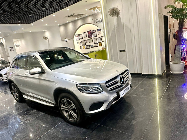 Second-hand 2018 Mercedes-Benz GLC 300 4MATIC Sport for sale in New Delhi-20