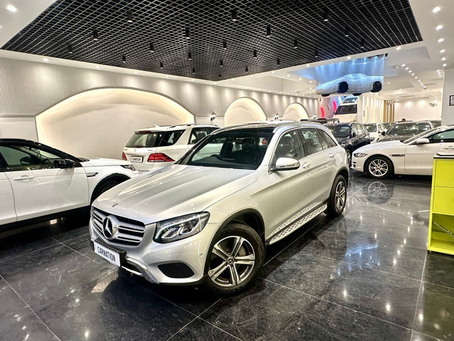Second-hand 2018 Mercedes-Benz GLC 300 4MATIC Sport for sale in New Delhi-9