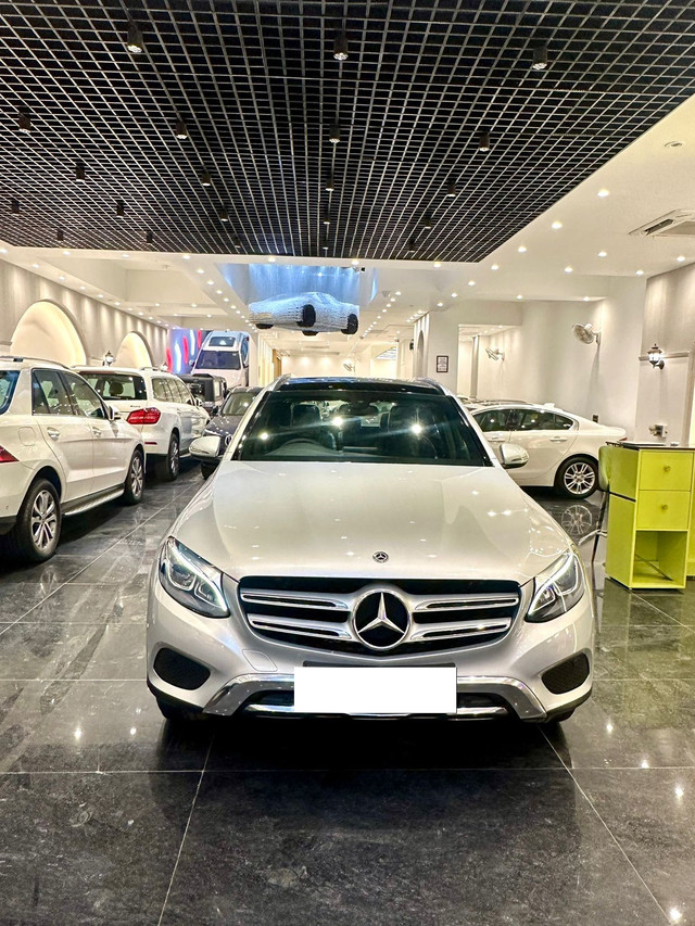Second-hand 2018 Mercedes-Benz GLC 300 4MATIC Sport for sale in New Delhi-5