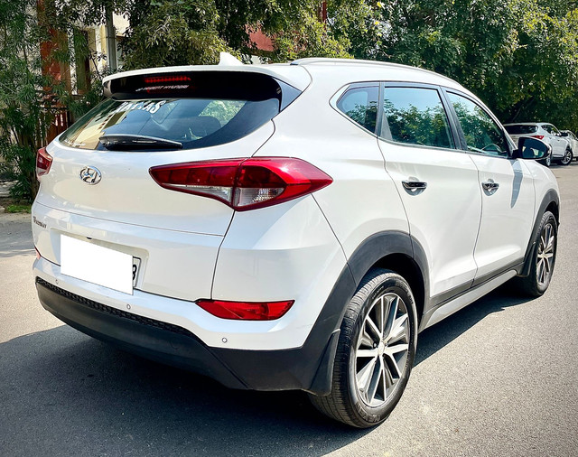 Second-hand 2016 Hyundai Tucson 2.0 Dual VTVT 2WD AT GL for sale in Bangalore-6