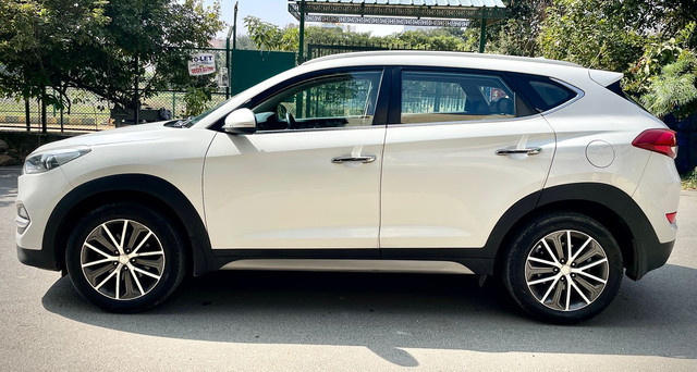 Second-hand 2016 Hyundai Tucson 2.0 Dual VTVT 2WD AT GL for sale in Bangalore-4