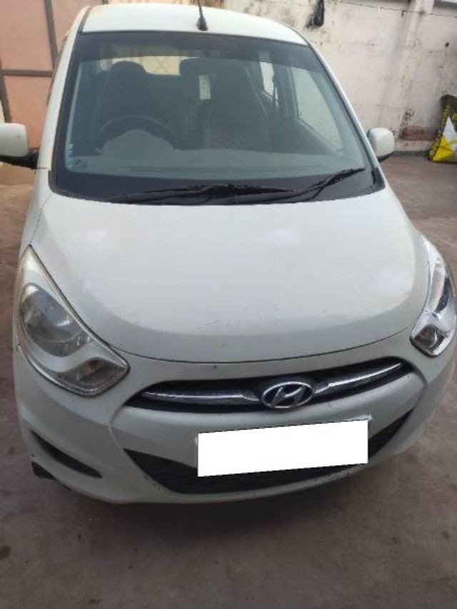 Second-hand 2011 Hyundai i10 Magna for sale in Rajkot-3