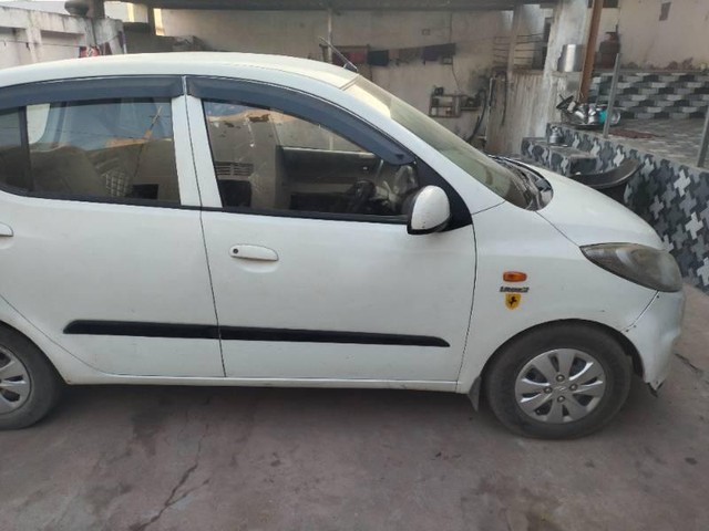 Second-hand 2011 Hyundai i10 Magna for sale in Rajkot-14