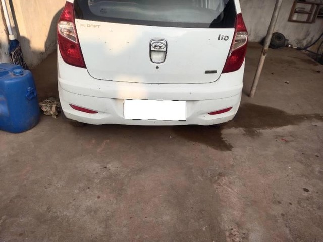 Second-hand 2011 Hyundai i10 Magna for sale in Rajkot-12