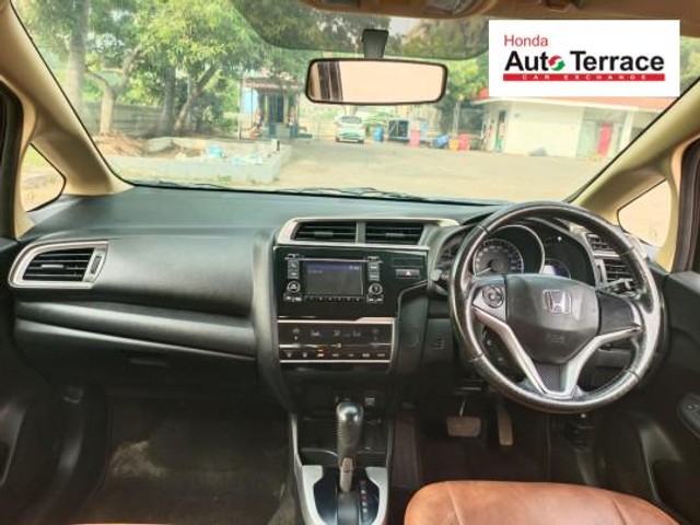 Second-hand 2016 Honda Jazz V CVT for sale in Pondicherry-11