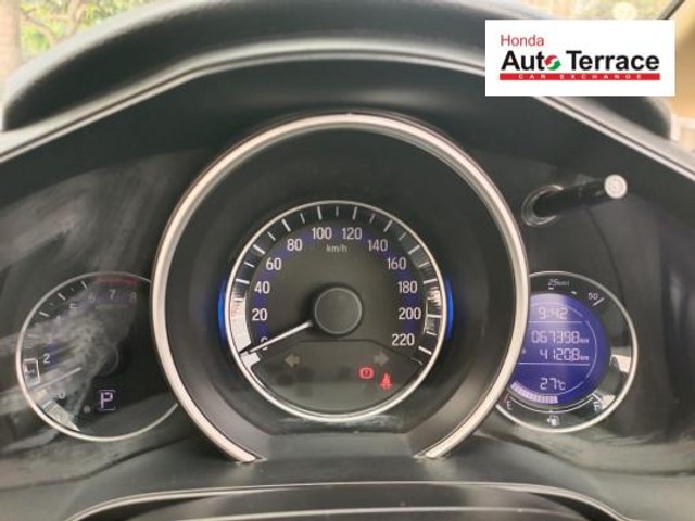 Second-hand 2016 Honda Jazz V CVT for sale in Pondicherry-9