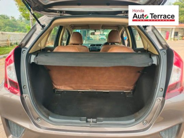 Second-hand 2016 Honda Jazz V CVT for sale in Pondicherry-8