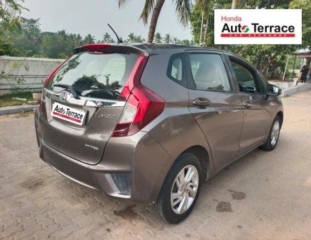 Second-hand 2016 Honda Jazz V CVT for sale in Pondicherry-2