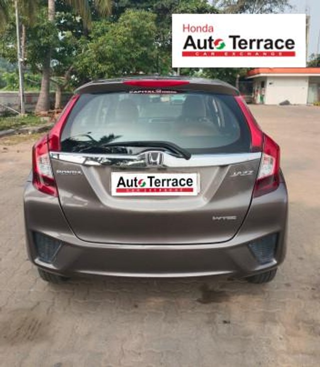 Second-hand 2016 Honda Jazz V CVT for sale in Pondicherry-3