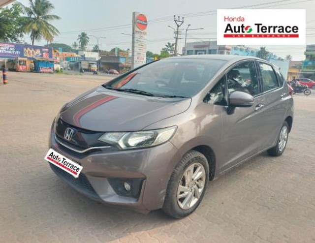 Second-hand 2016 Honda Jazz V CVT for sale in Pondicherry-6