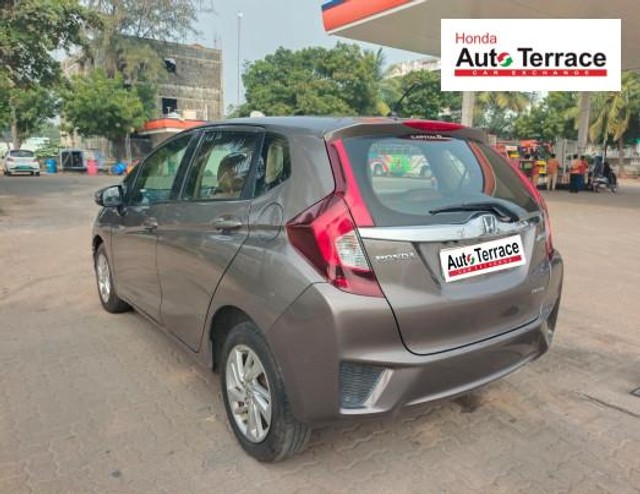 Second-hand 2016 Honda Jazz V CVT for sale in Pondicherry-4