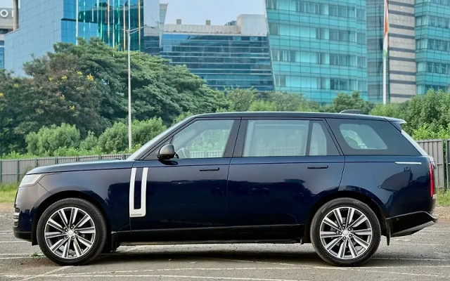Second-hand 2023 Land Rover Range Rover 3.0 I Diesel Autobiography for sale in Mumbai-3
