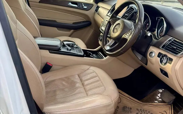 Second-hand 2019 Mercedes-Benz GLE 250d for sale in Mumbai-6