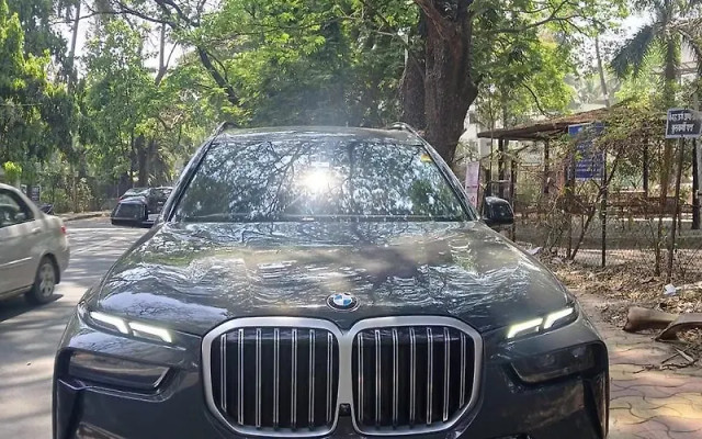 Second-hand 2024 BMW X7 xDrive40d M Sport for sale in Mumbai-2