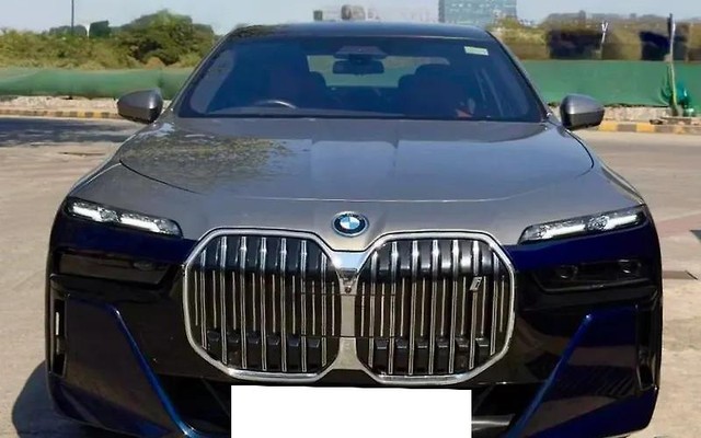 Second-hand 2024 BMW i7 xDrive60 M Sport for sale in Mumbai-2