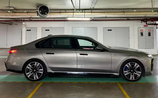 Second-hand 2023 BMW i7 xDrive60 M Sport for sale in Mumbai-1