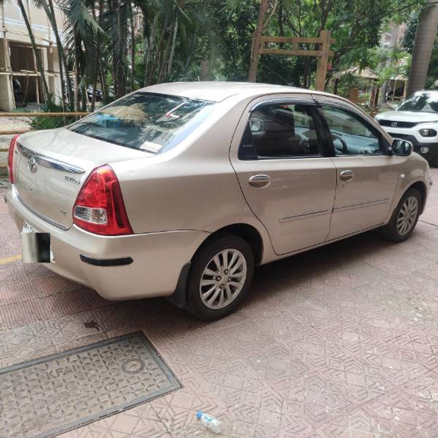 Second-hand 2011 Toyota Etios V for sale in Vasai-0