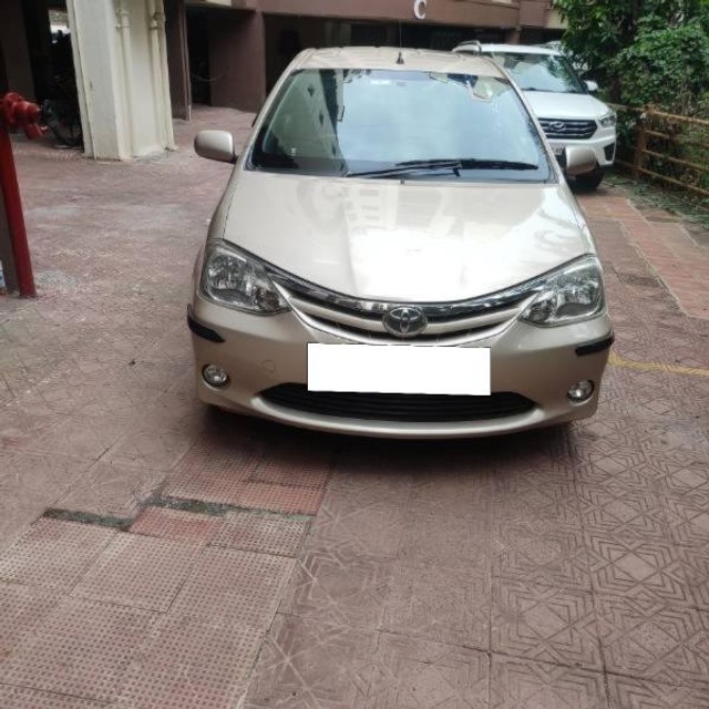 Second-hand 2011 Toyota Etios V for sale in Vasai-2