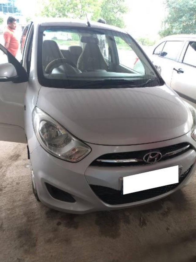 Hyundai i10 Sportz Second-hand 2011 Hyundai i10 Sportz for sale in Visakhapatnam-3