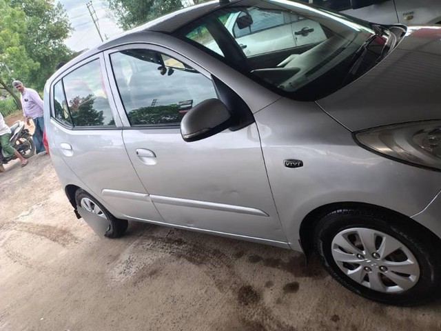 Hyundai i10 Sportz Second-hand 2011 Hyundai i10 Sportz for sale in Visakhapatnam-1
