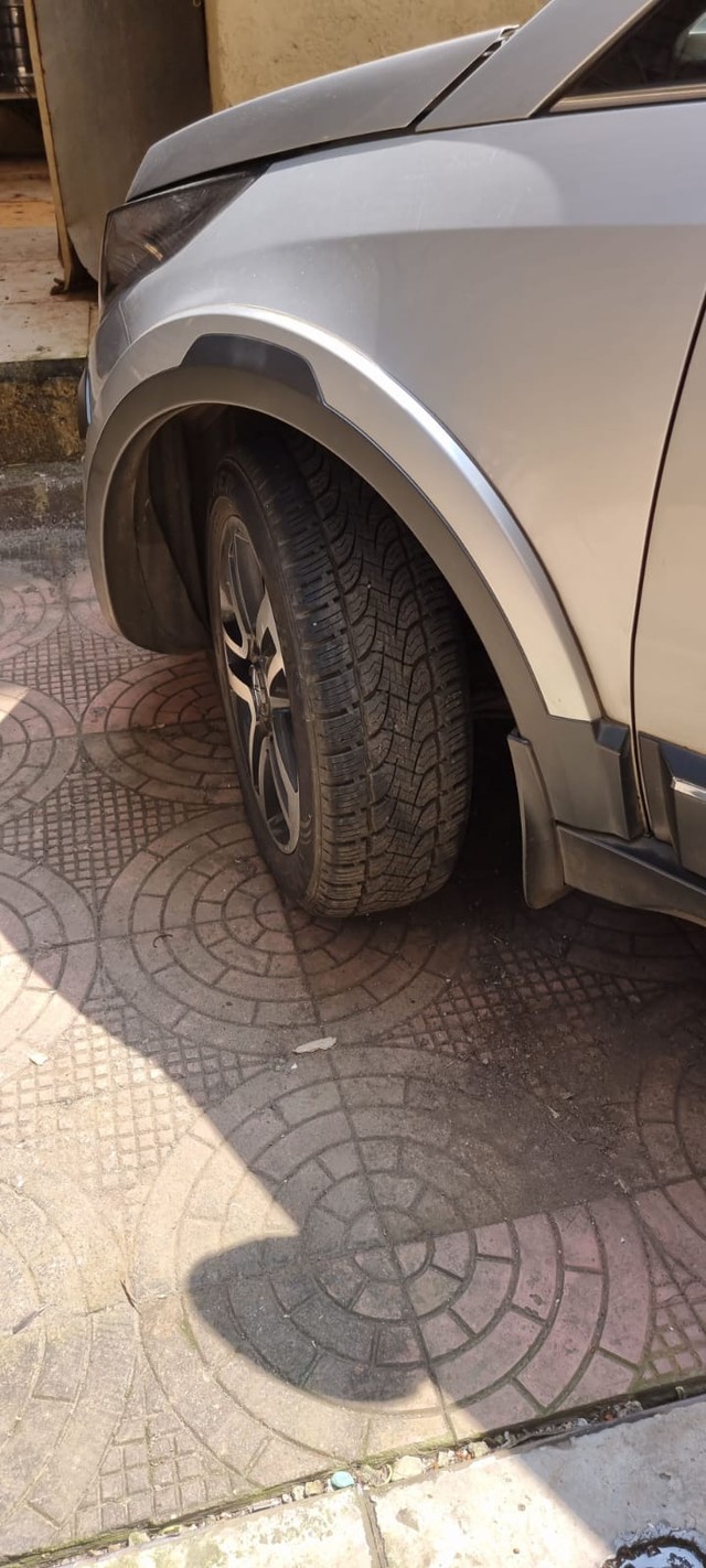 Second-hand 2017 Tata Hexa XTA for sale in Mumbai-7