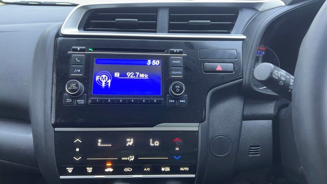 Second-hand 2016 Honda Jazz V for sale in Hyderabad-24