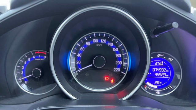 Second-hand 2016 Honda Jazz V for sale in Hyderabad-13