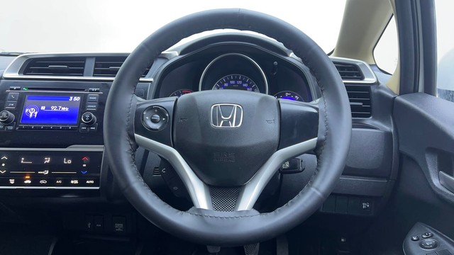 Second-hand 2016 Honda Jazz V for sale in Hyderabad-32