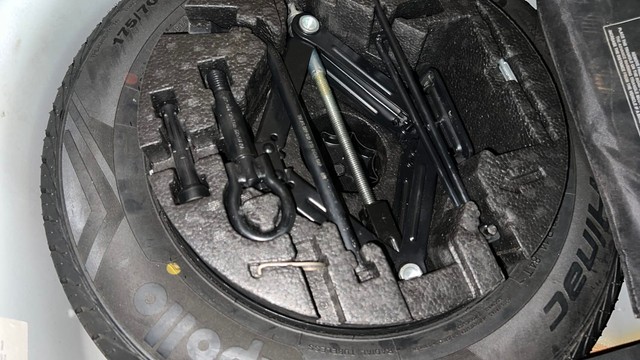 Second-hand 2015 Volkswagen Polo Petrol Comfortline 1.2L for sale in Mysore-21