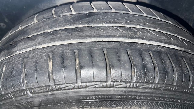 Second-hand 2015 Volkswagen Polo Petrol Comfortline 1.2L for sale in Mysore-24