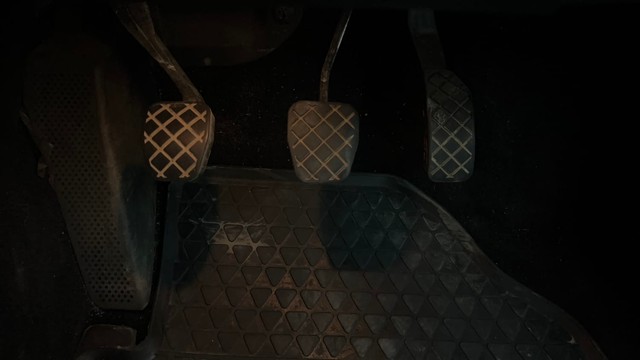 Second-hand 2015 Volkswagen Polo Petrol Comfortline 1.2L for sale in Mysore-14