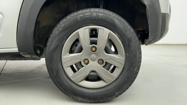 Second-hand 2017 Renault KWID 1.0 RXT AMT Opt for sale in Ahmedabad-19